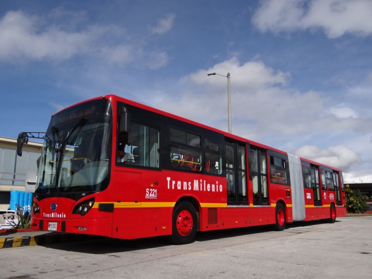 比亞迪18米鉸鏈式純電動大巴 