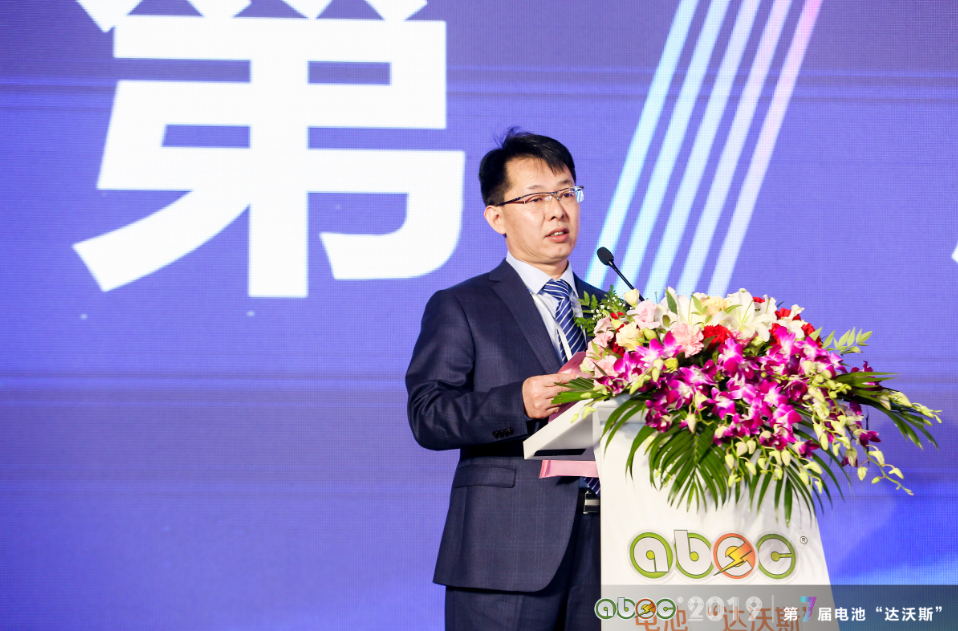 電池“達(dá)沃斯”組委會秘書長、中關(guān)村新型電池技術(shù)創(chuàng)新聯(lián)盟秘書長于清教