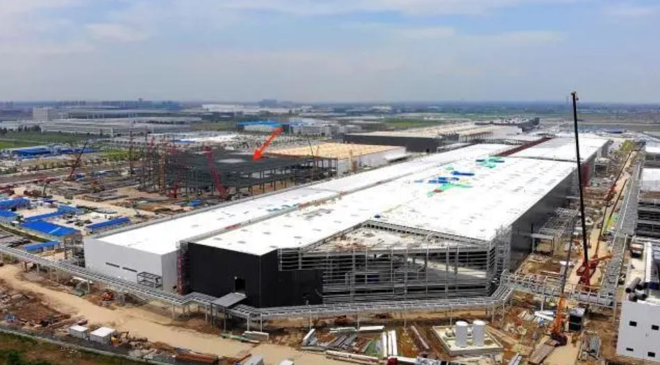 特斯拉上海工廠二期最新進(jìn)展：動(dòng)力電池廠房現(xiàn)雛形