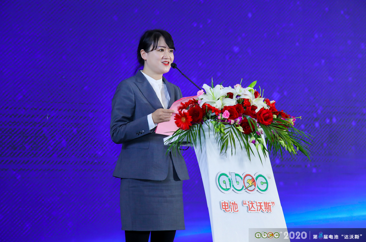 電池“達沃斯”組委會副秘書長、中國電池網(wǎng)副總裁耿茜茜