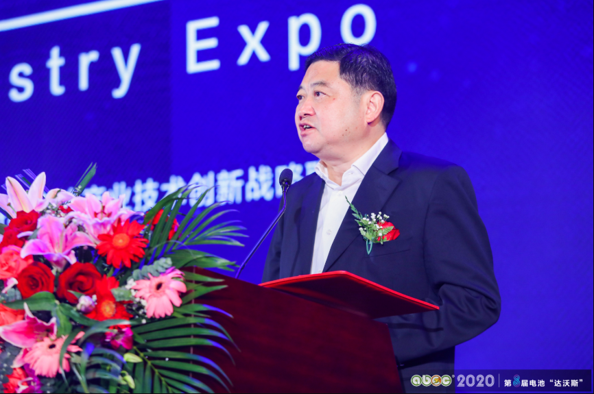 長沙市市委常委、常務(wù)副市長夏建平