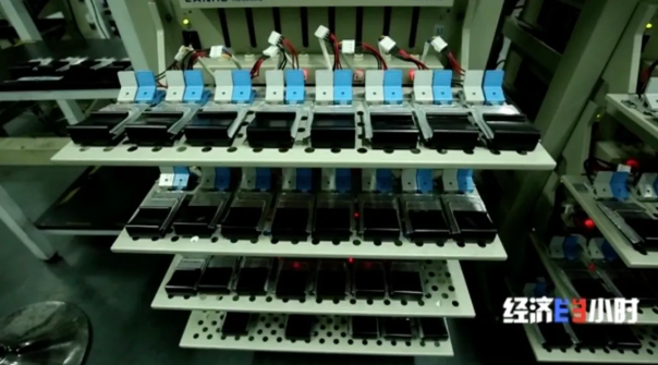 整車?yán)m(xù)航里程翻倍 公交車8分鐘充電超60% 你的電池該換了？