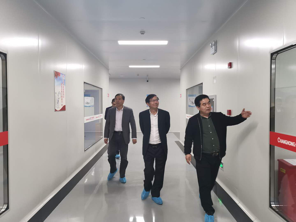 四川長虹電子控股集團有限公司董事長、總經(jīng)理、黨委書記趙勇視察長虹三杰
