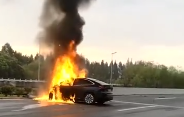 網上流傳的事故現場視頻截圖