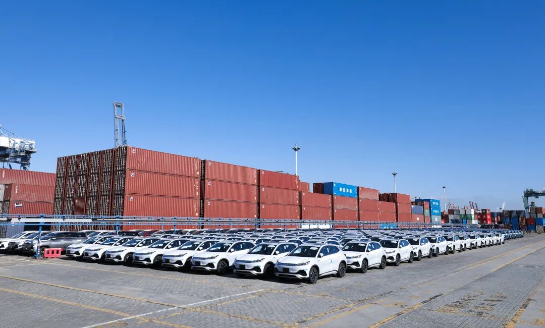 11月我國新能源汽車出口9.5萬輛 動力電池出口量22.6GWh