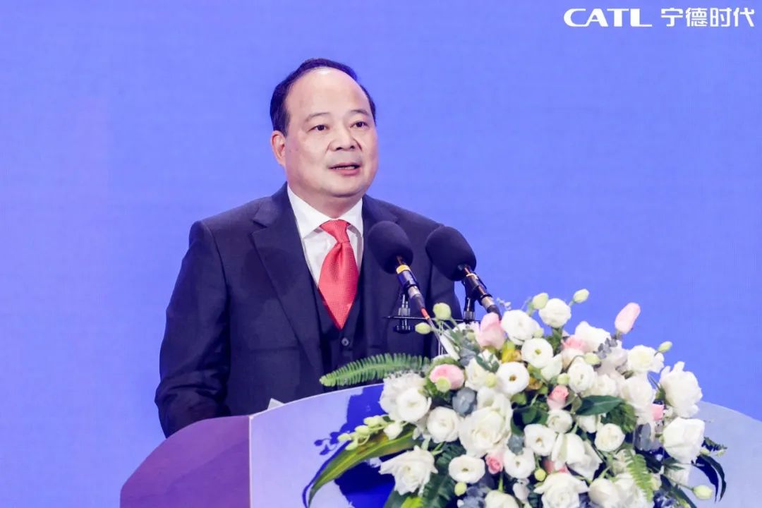 曾毓群:電池儲能需核電級安全保障 加快電池護照及配套政策研究