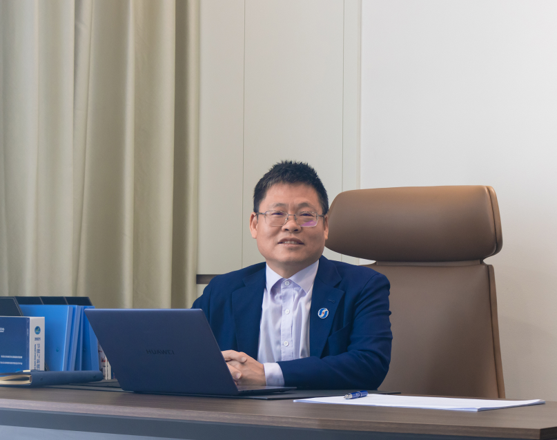 國鴻氫能燕希強：祝您前兔無量，勢不可擋！