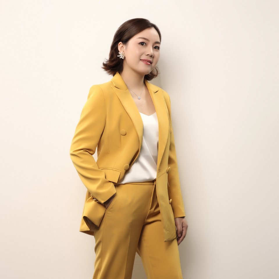 上海杉杉科技有限公司 董事長/總裁 李鳳鳳