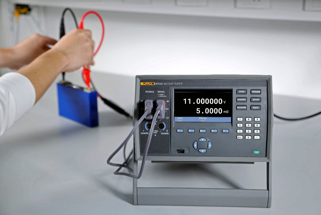 電池技術(shù)和安全挑戰(zhàn)升級 福祿克賦能電池高精度測試