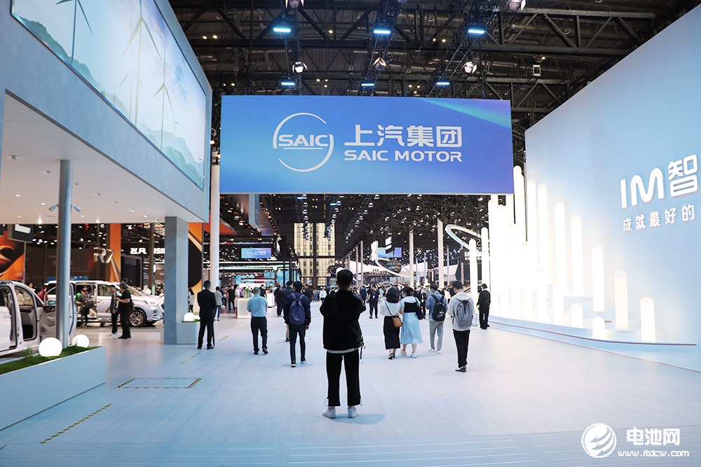 上汽集團(tuán)擬60億參設(shè)基金 加快推進(jìn)汽車芯片國產(chǎn)化