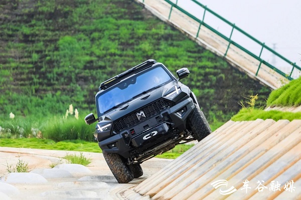 總投資63億元！東風旗下豪華電動越野品牌猛士科技正式投產