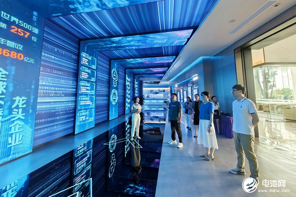 中關(guān)村新型電池技術(shù)創(chuàng)新聯(lián)盟秘書長于清教一行調(diào)研、考察瑞浦蘭鈞