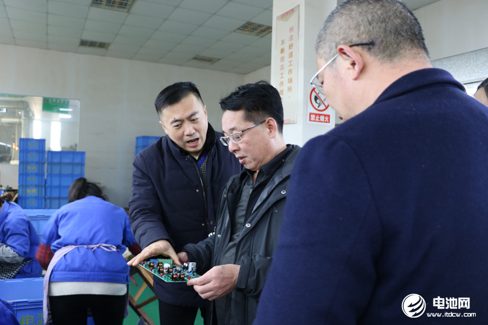 中國(guó)電池新能源產(chǎn)業(yè)鏈調(diào)研團(tuán)一行到訪江蘇金帆電源 中國(guó)電池新能源產(chǎn)業(yè)鏈調(diào)研團(tuán)一行到訪江蘇金帆電源