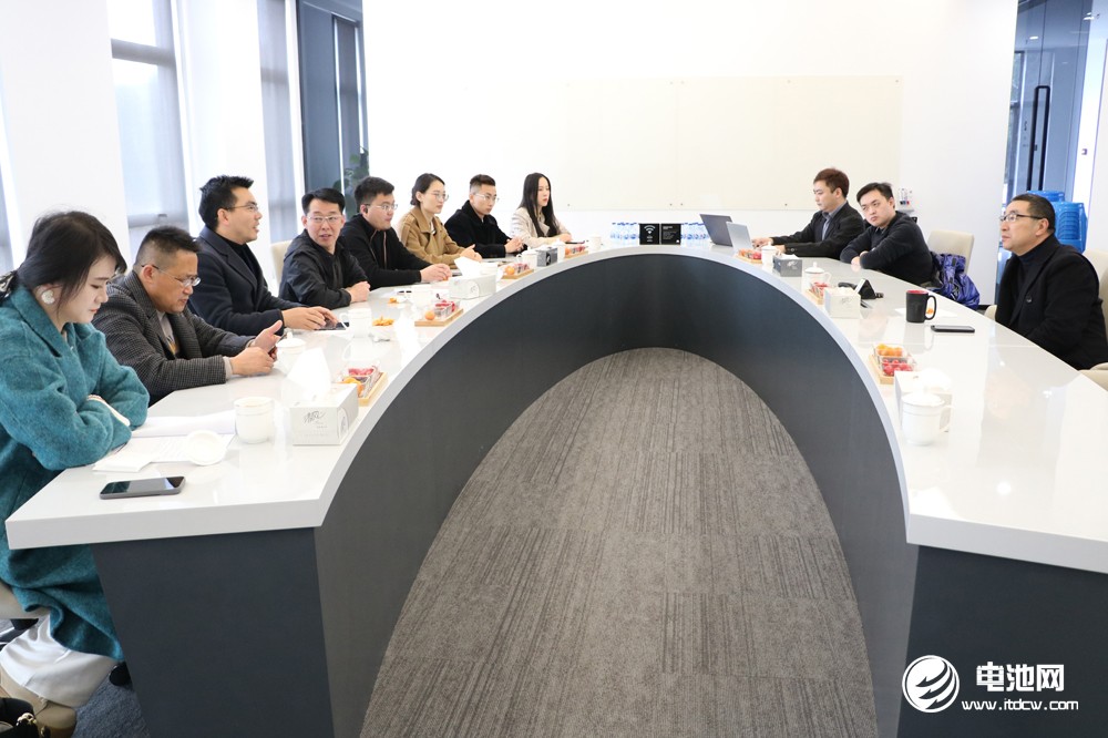 中國電池新能源產業鏈調研團一行參觀考察天鵬電源 中國電池新能源產業鏈調研團一行參觀考察天鵬電源