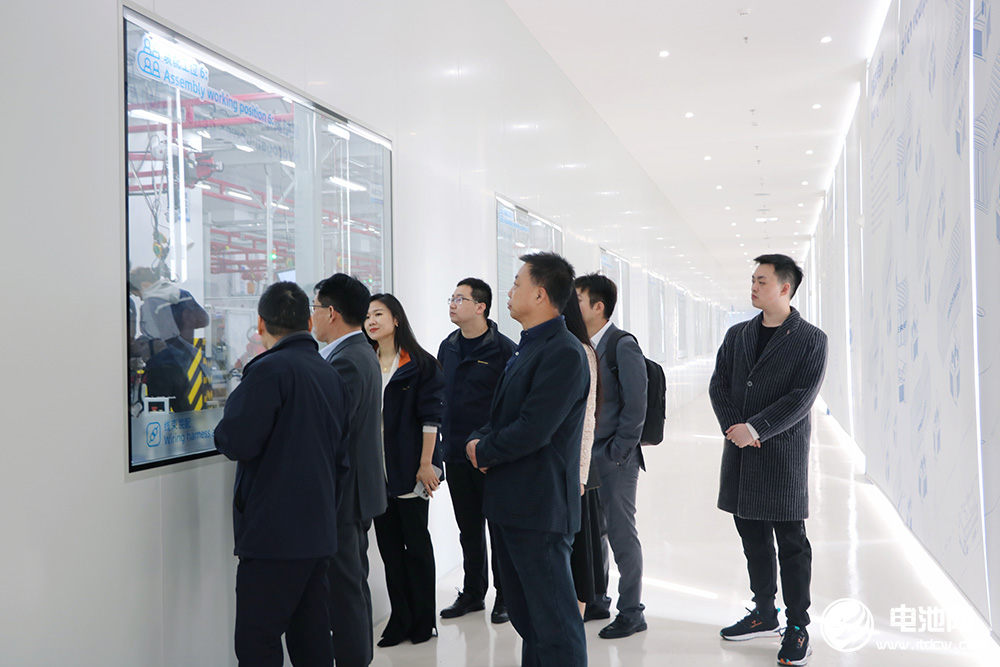 中國電池新能源產業鏈調研團一行參觀考察國鴻氫能 中國電池新能源產業鏈調研團一行參觀考察國鴻氫能