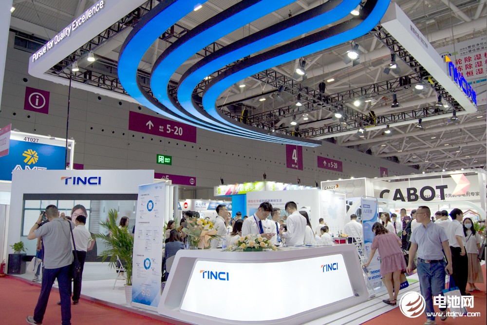 固體六氟磷酸鋰使用量5.86萬噸！天賜材料再獲寧德時代電解液訂單