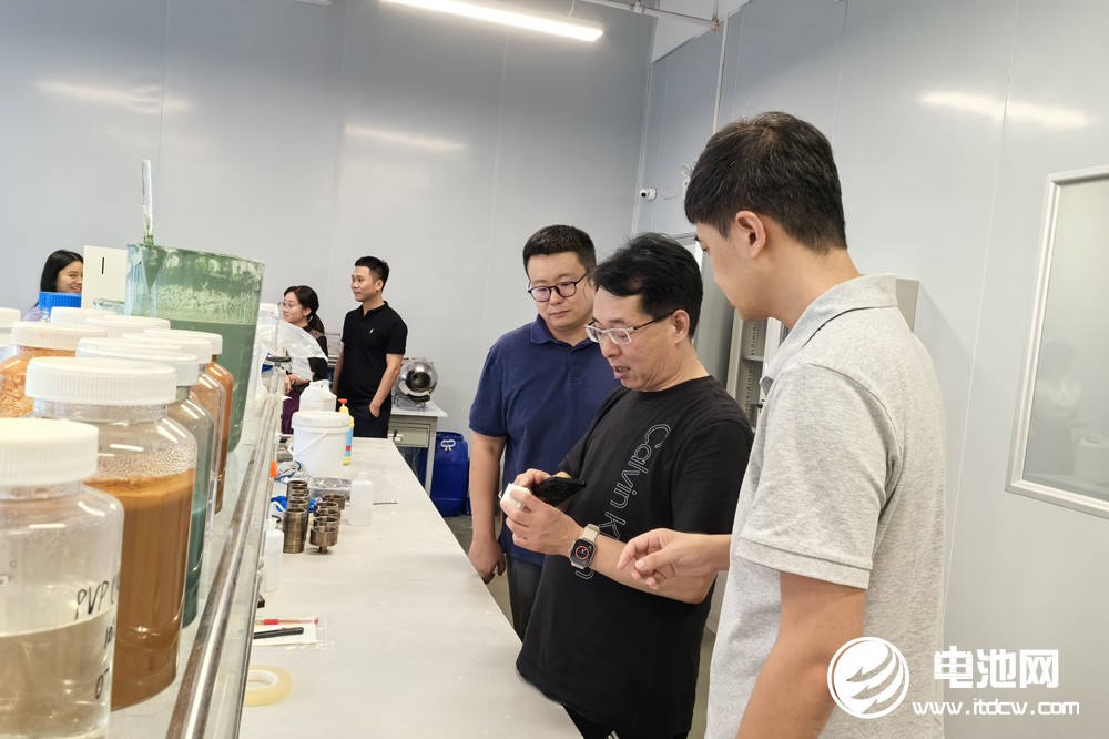 中國(guó)電池新能源產(chǎn)業(yè)鏈調(diào)研團(tuán)一行參觀考察碳語(yǔ)新材             