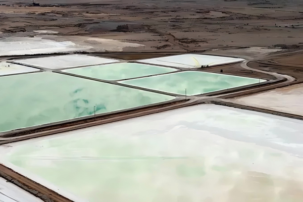 鹽湖提鋰 圖/力拓集團 鹽湖提鋰 圖/力拓集團