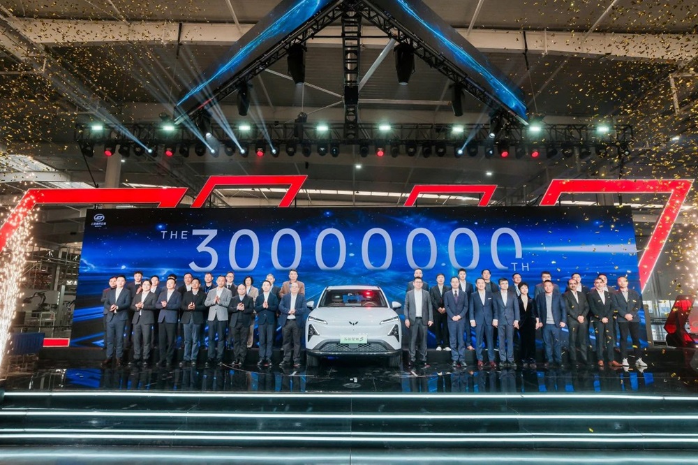 上汽通用五菱第3000萬輛整車下線！新能源汽車銷量已超240萬輛