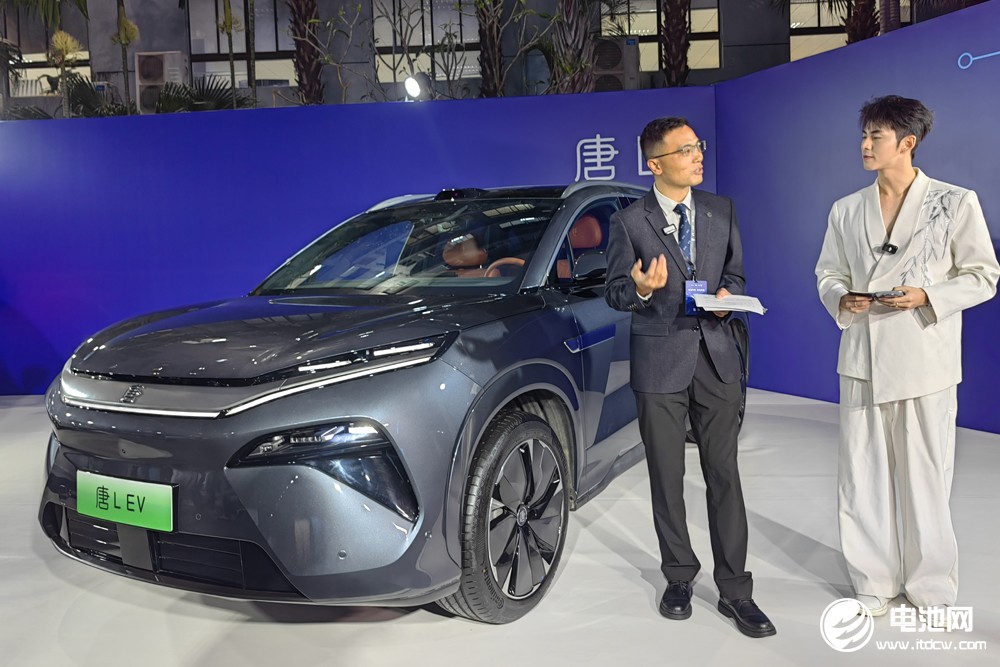 讓充電邁入“兆瓦時代”，比亞迪改寫新能源發展史？