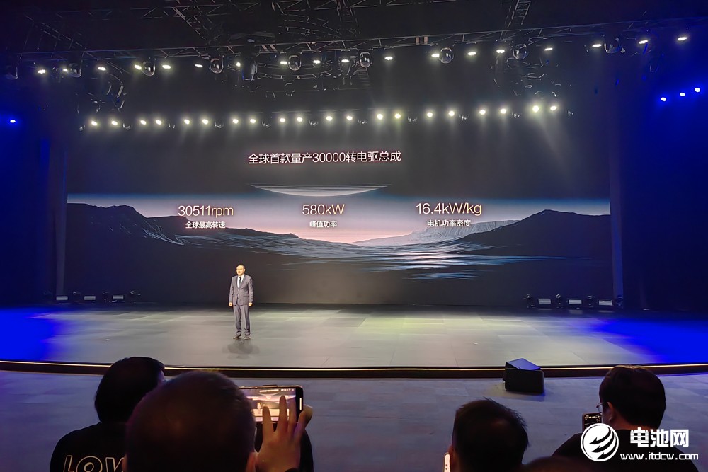 讓充電邁入“兆瓦時代”，比亞迪改寫新能源發展史？