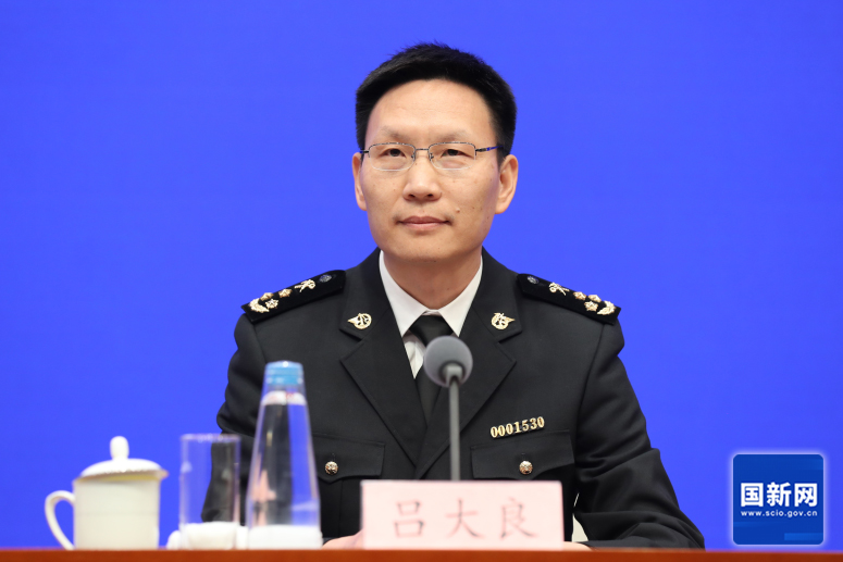 海關總署新聞發言人、統計分析司司長呂大良（徐想 攝）