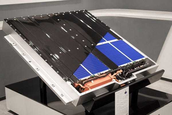 動力電池出口TOP10增速分化:有的暴增近4倍 有的降幅持續擴大